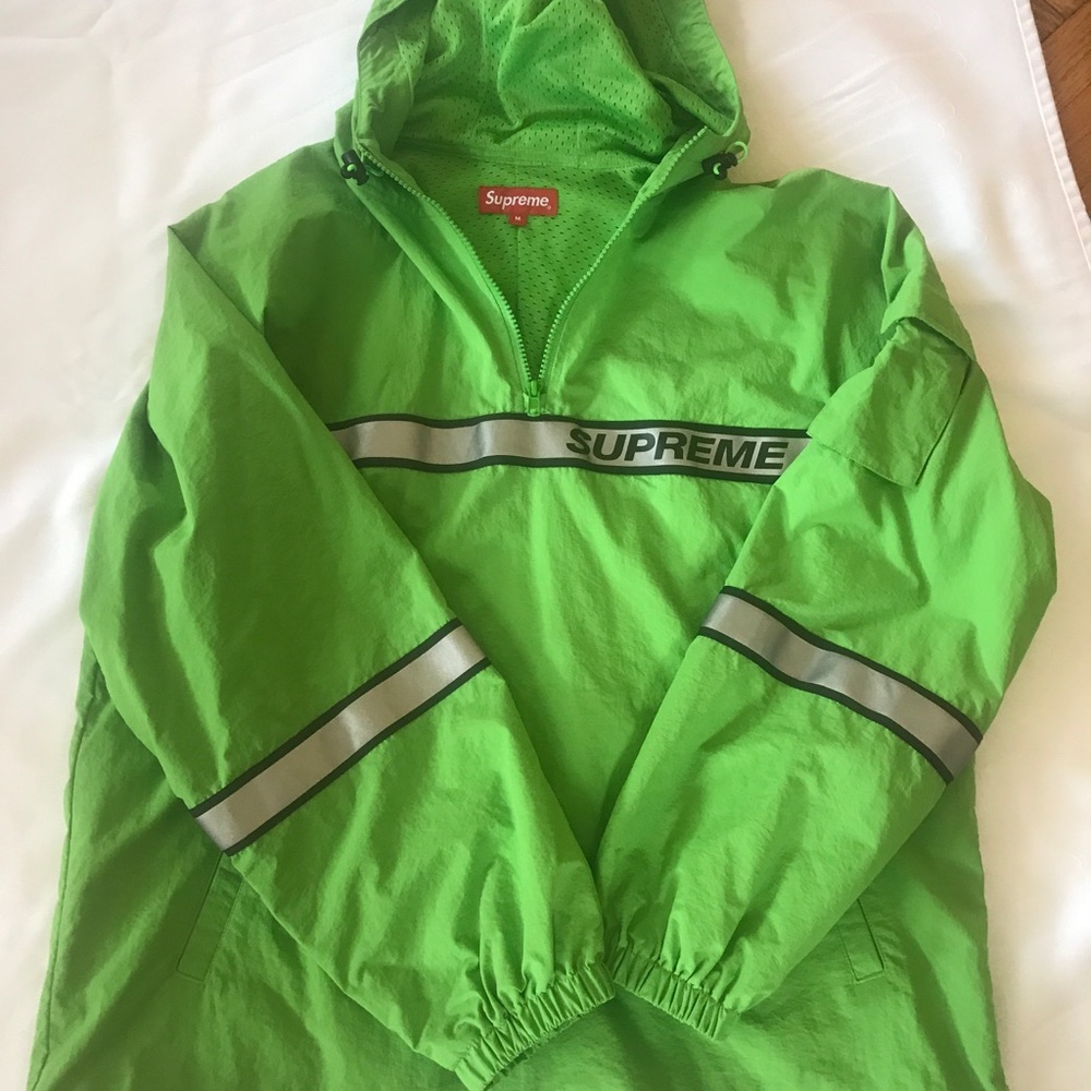 Men’s Supreme pullover